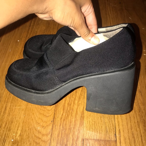 Shoes - Picture 2 of 6